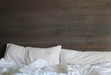 bed sleeping room